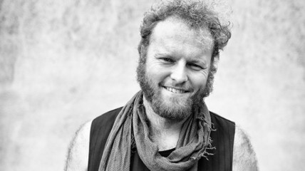 Koen Dewulf met 'Uit de zorg'